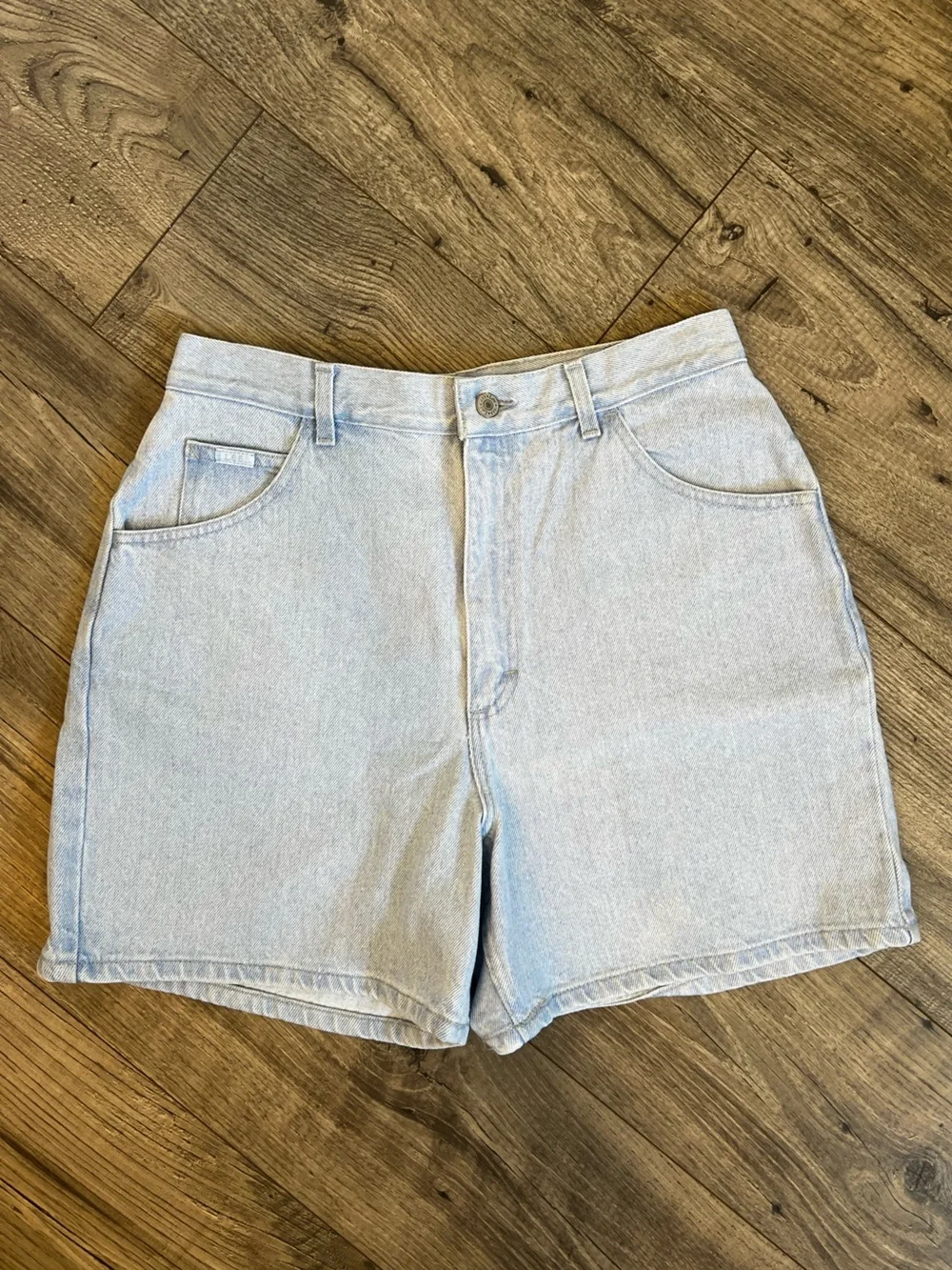 Vintage Lee Light Wash High Waisted Long Denim Dad Shorts- Size 14